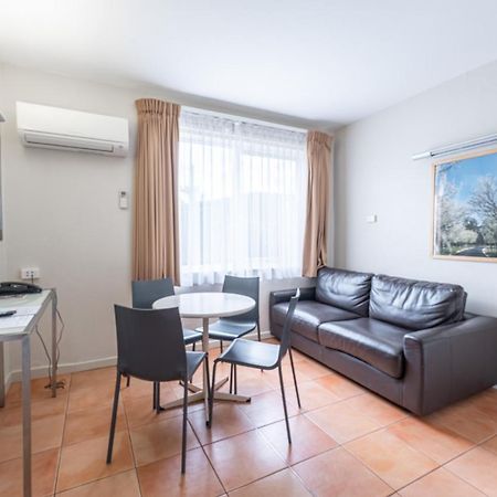 קנברה Forrest Hotel & Apartments מראה חיצוני תמונה